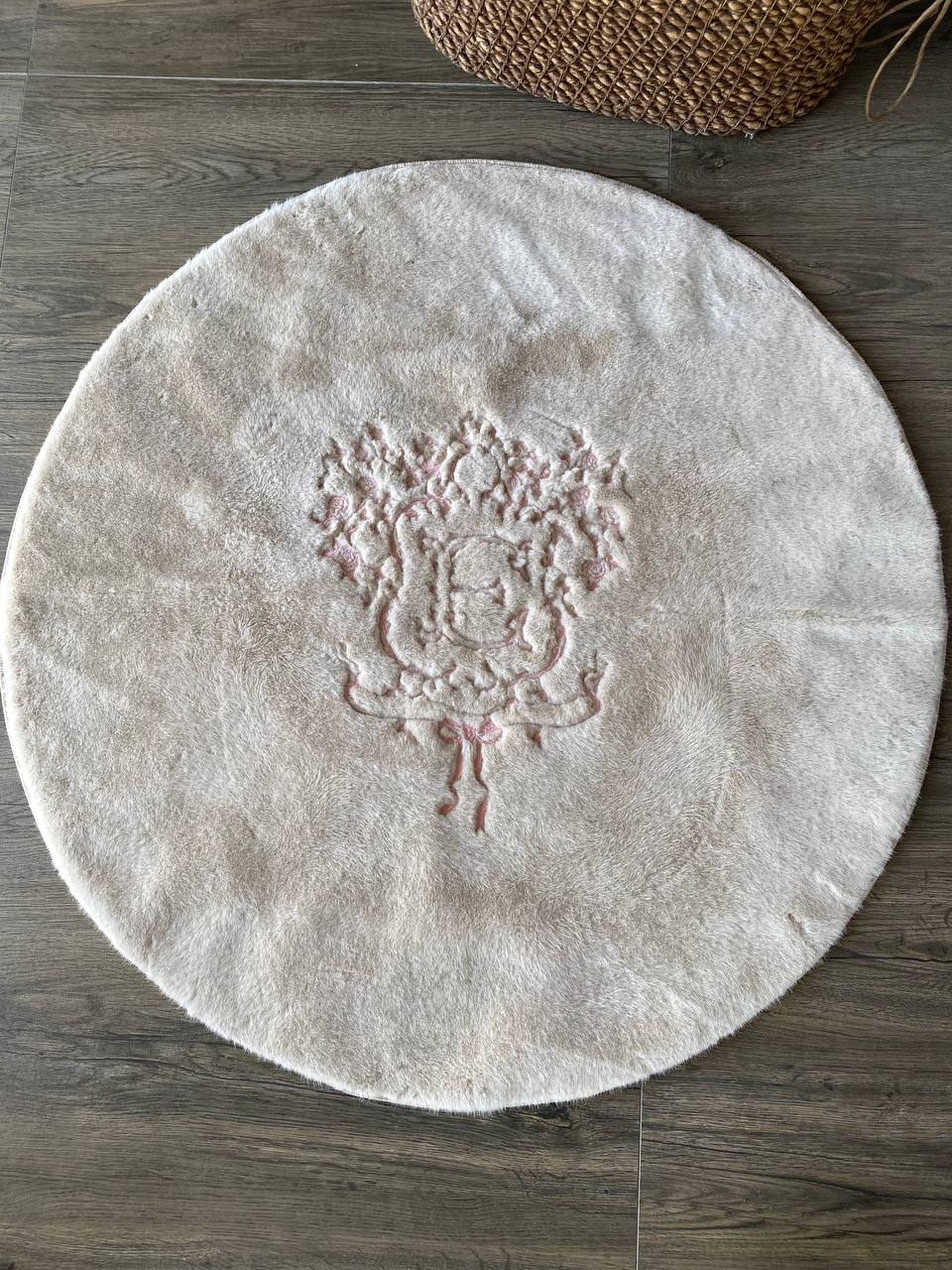round rug