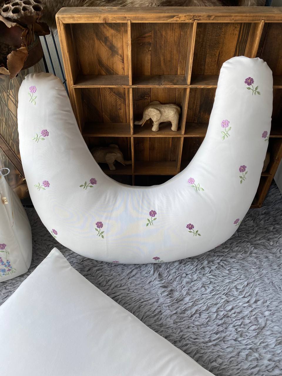 Feeding Pillow مخدة الرضاعه